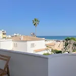 Modern Retreat By The Sea #1951 Apartman *