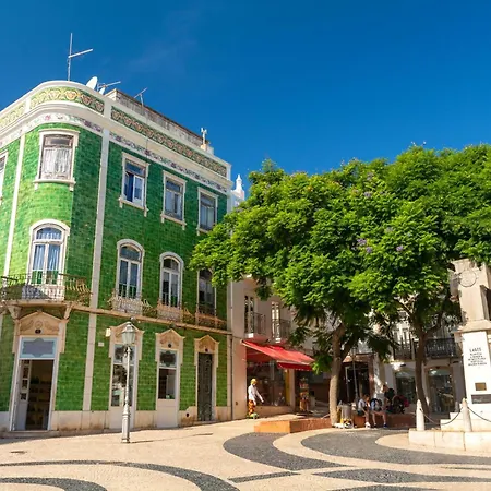 Modern Retreat By The Sea #1951 Lagos