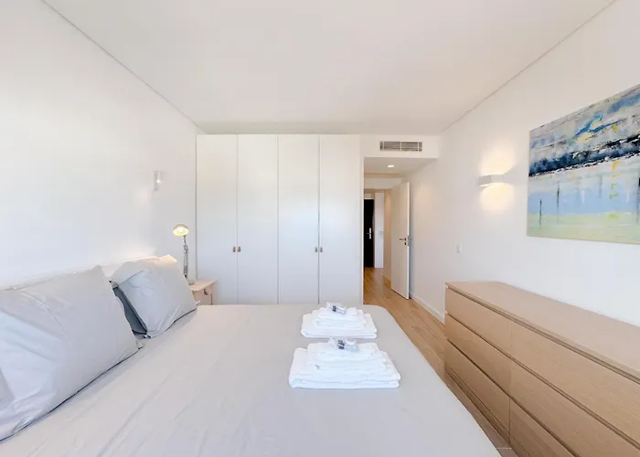 Modern Retreat By The Sea #1951 * 拉哥斯