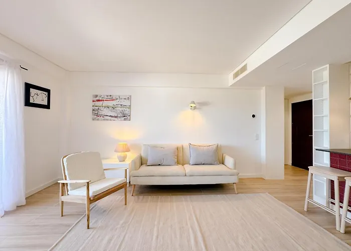 Modern Retreat By The Sea #1951