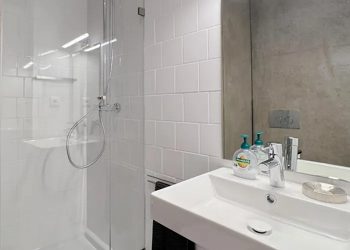 公寓 Modern Retreat By The Sea #1951 *