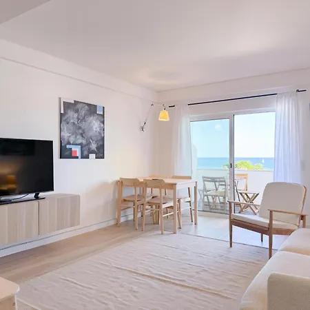 Modern Retreat By The Sea #1951